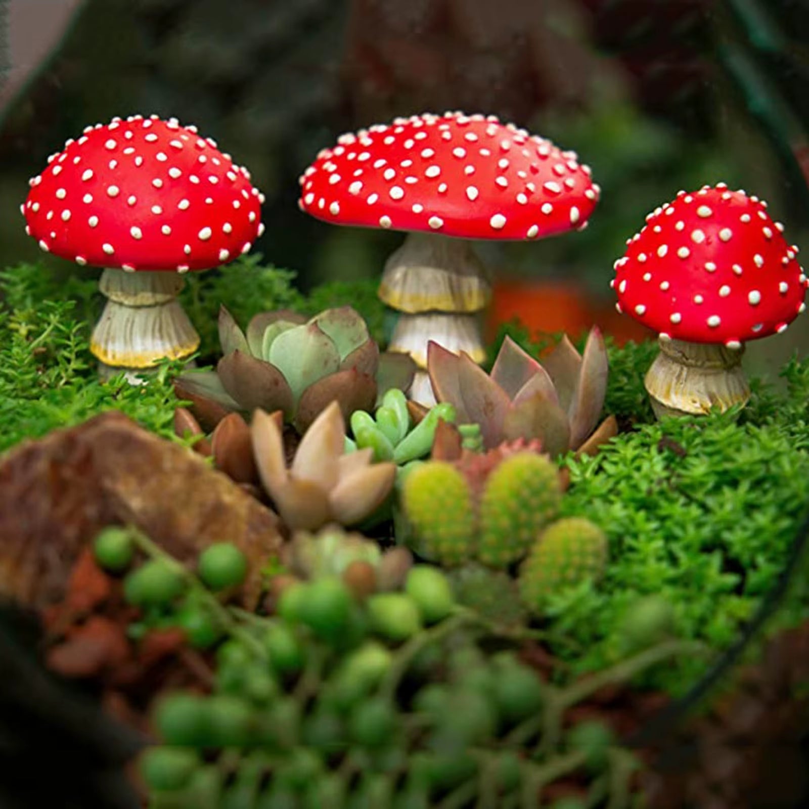 3PCS Fairy Garden Miniatures Mini Mushroom Garden Decoration Resin Mushroom Glow in the Dark Craft Landscape Mushroom Statue